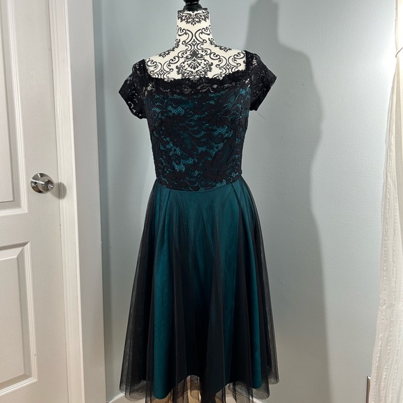 FABULOUS 50s Off shoulder lace 50s style - Picture 3 of 4